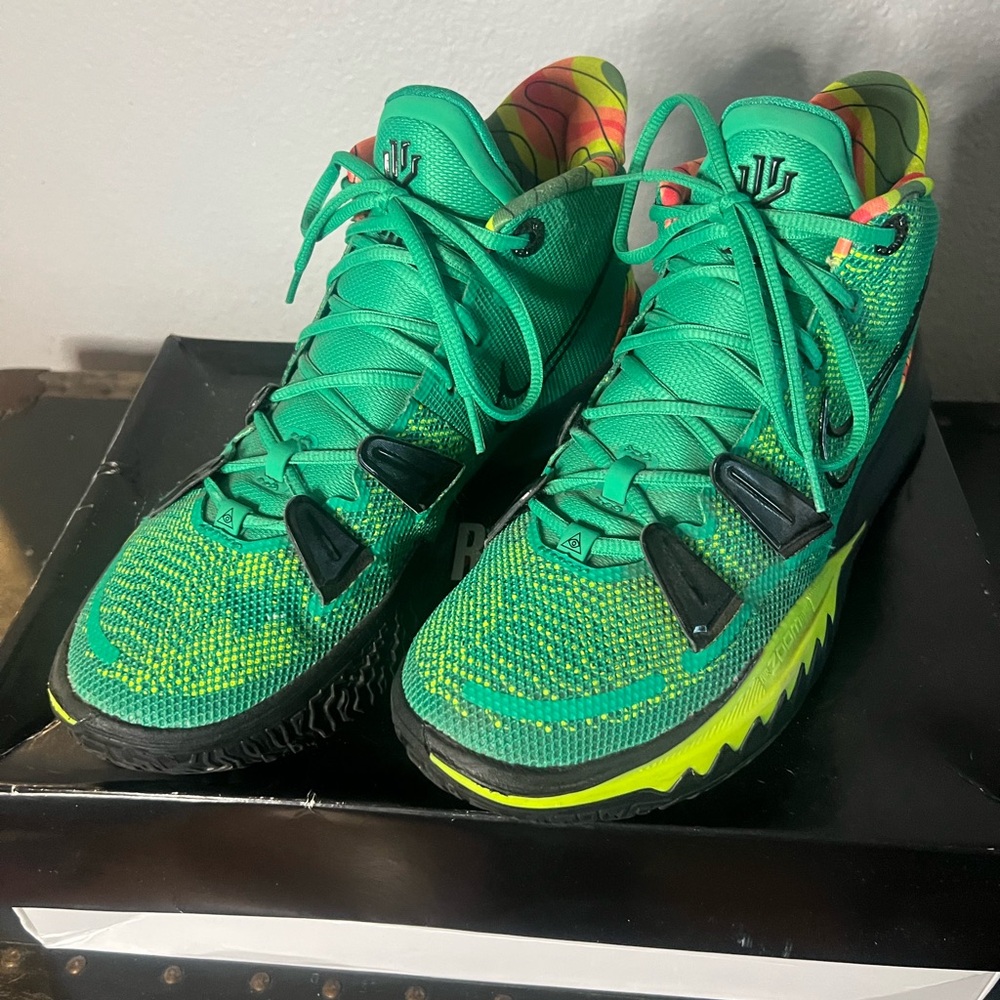 Nike Green Athletic Shoes for Men